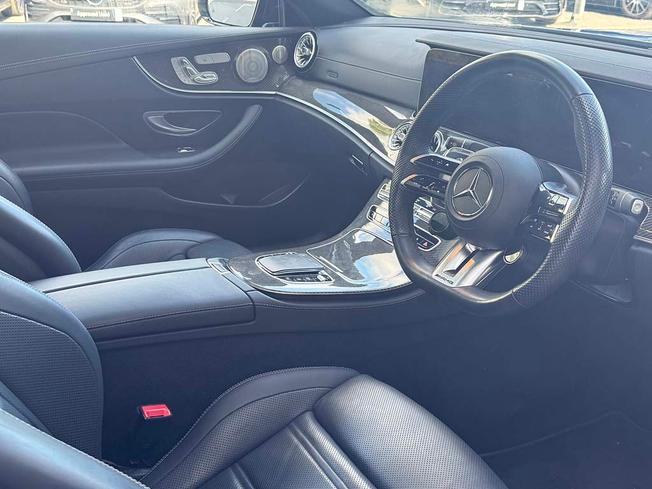 MERCEDES-BENZ E Class Photo 23