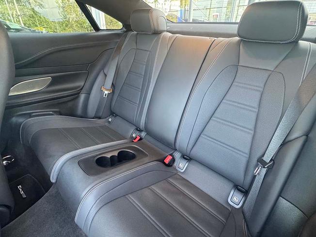 MERCEDES-BENZ E Class Photo 8
