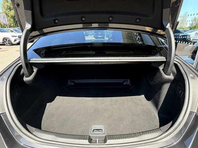 MERCEDES-BENZ C Class Photo 9