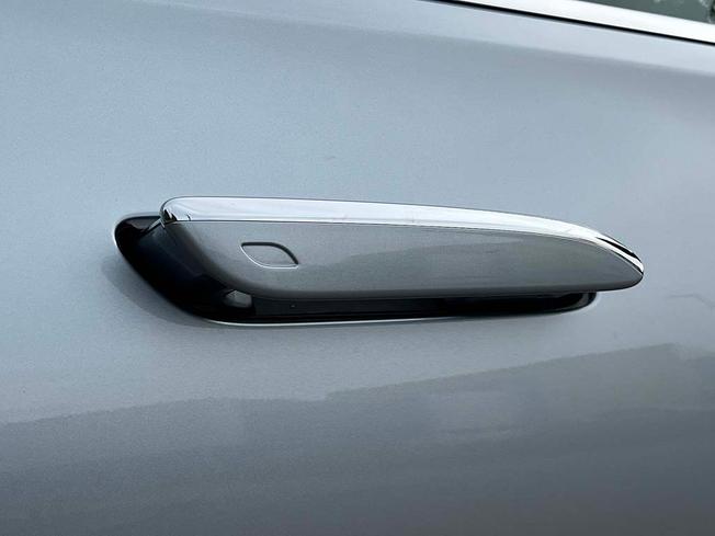 MERCEDES-BENZ S Class Photo 16