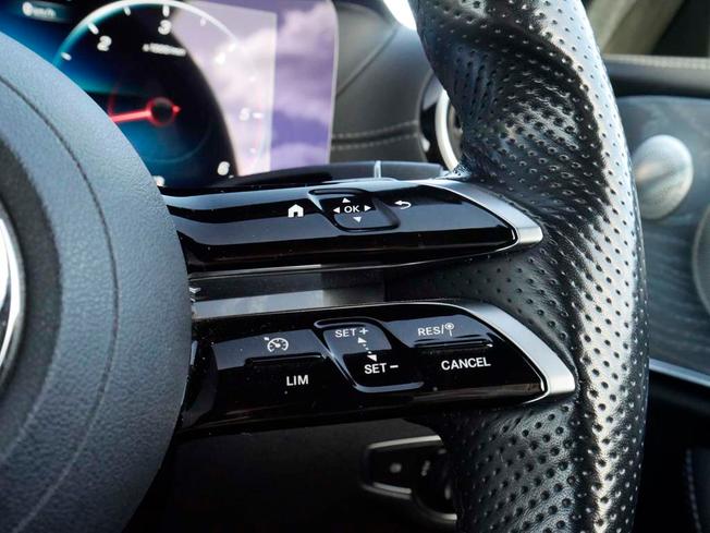 MERCEDES-BENZ E Class Photo 13
