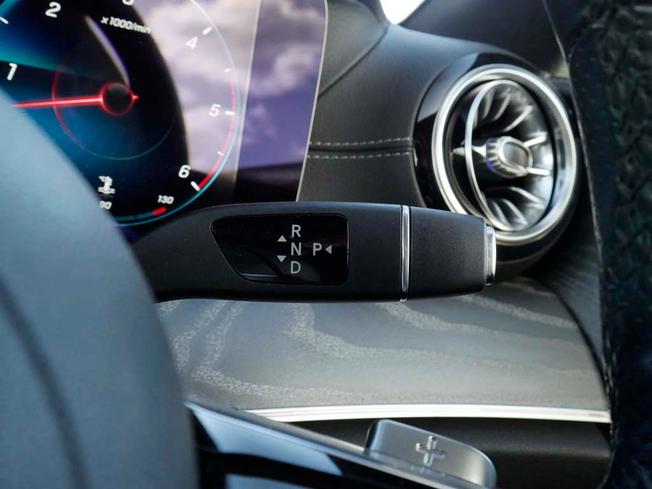 MERCEDES-BENZ E Class Photo 14