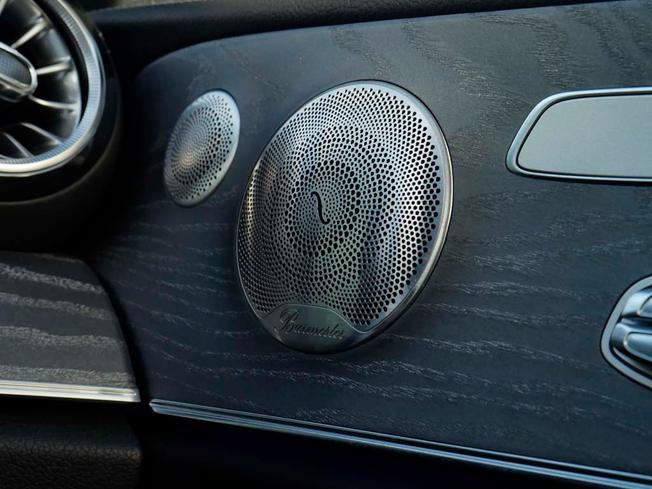 MERCEDES-BENZ E Class Photo 18