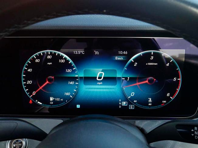 MERCEDES-BENZ E Class Photo 4