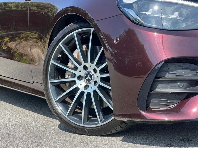 MERCEDES-BENZ E Class Photo 14