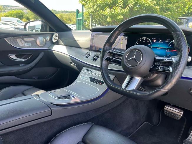 MERCEDES-BENZ E Class Photo 22
