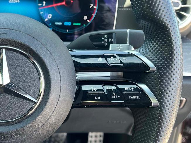 MERCEDES-BENZ E Class Photo 25