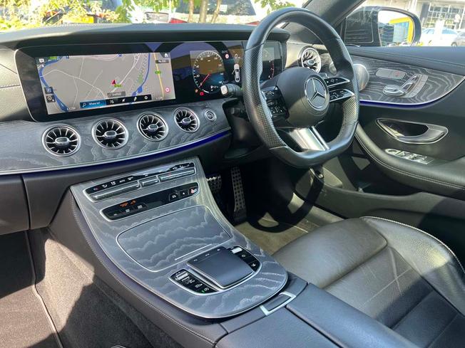 MERCEDES-BENZ E Class Photo 3