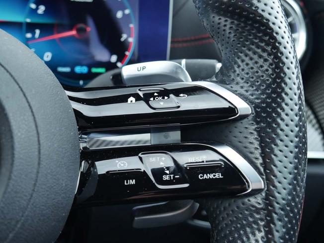 MERCEDES-BENZ E Class Photo 13