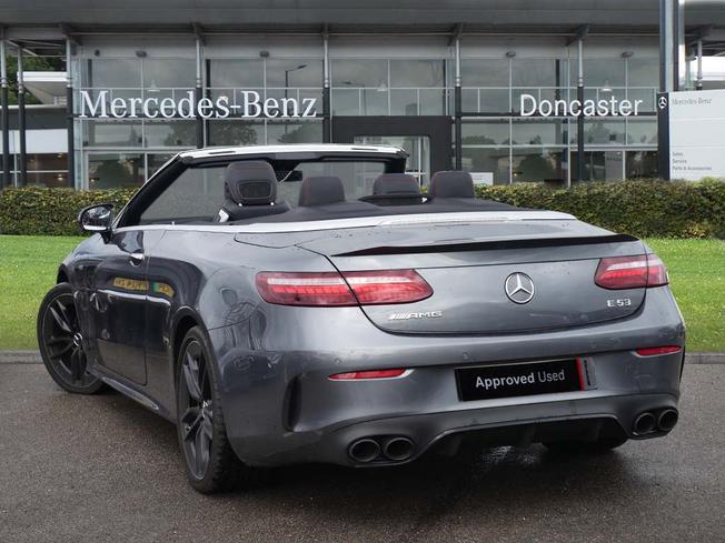 MERCEDES-BENZ E Class Photo 2
