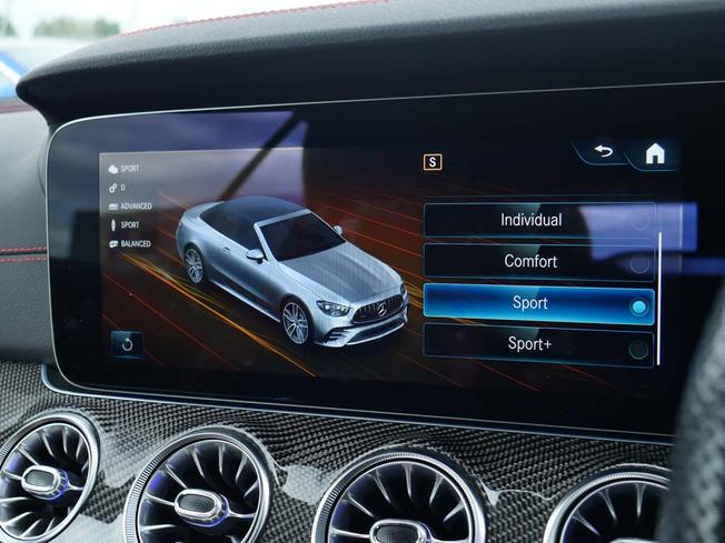 MERCEDES-BENZ E Class Photo 30