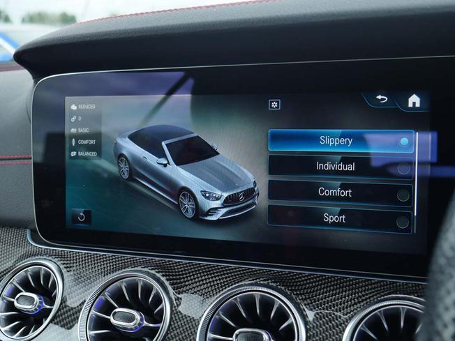 MERCEDES-BENZ E Class Photo 33