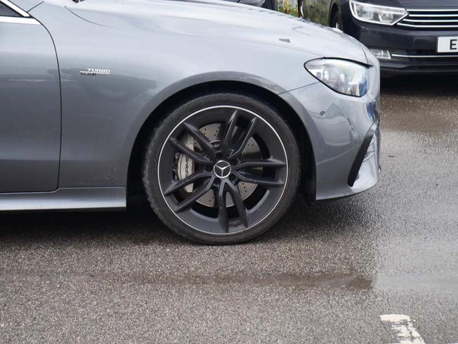 MERCEDES-BENZ E Class Photo 6