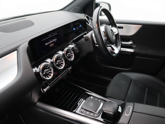 MERCEDES-BENZ B Class Photo 18