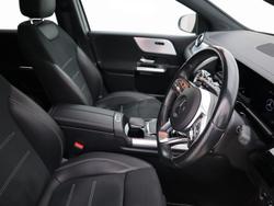 MERCEDES-BENZ B Class Photo 3