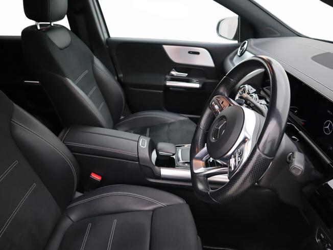 MERCEDES-BENZ B Class Photo 3