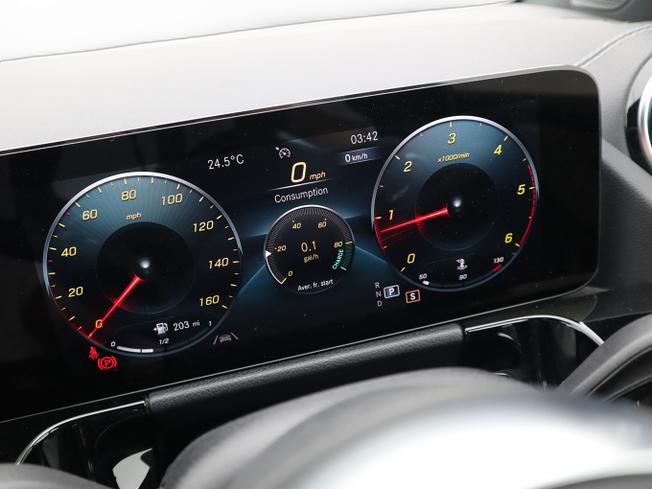 MERCEDES-BENZ B Class Photo 4