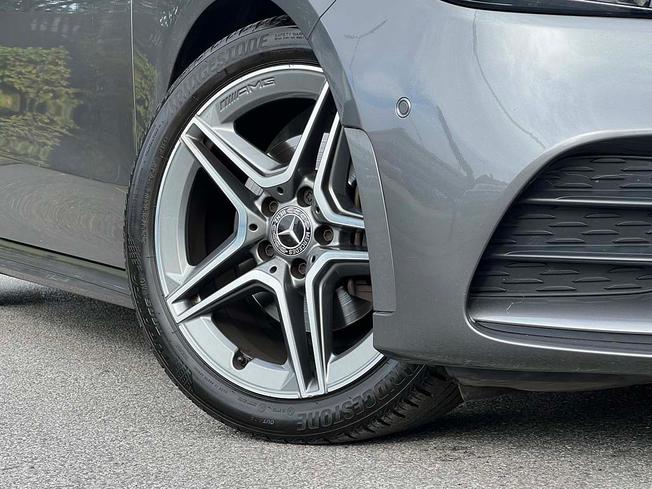 MERCEDES-BENZ B Class Photo 14
