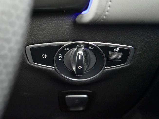 MERCEDES-BENZ EQC Photo 15