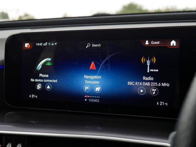 MERCEDES-BENZ EQC Photo 20