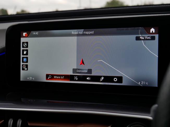 MERCEDES-BENZ EQC Photo 21