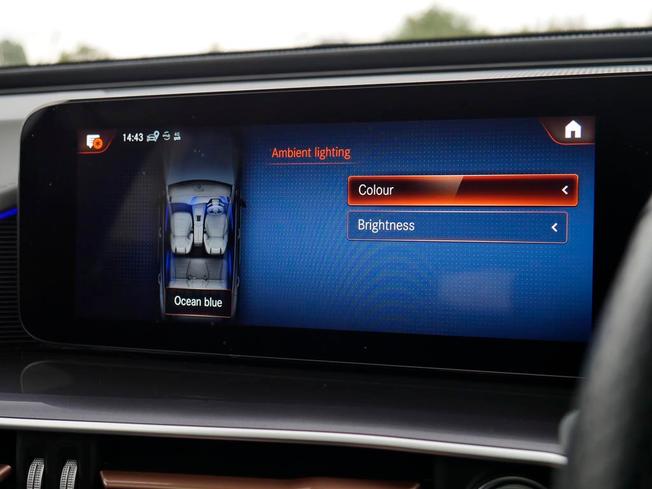 MERCEDES-BENZ EQC Photo 24