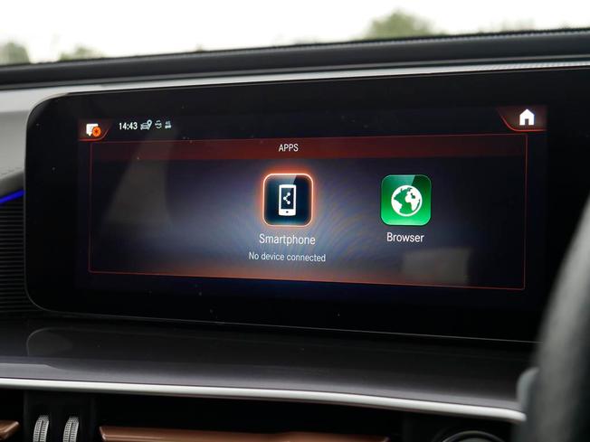 MERCEDES-BENZ EQC Photo 25