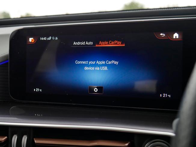 MERCEDES-BENZ EQC Photo 27