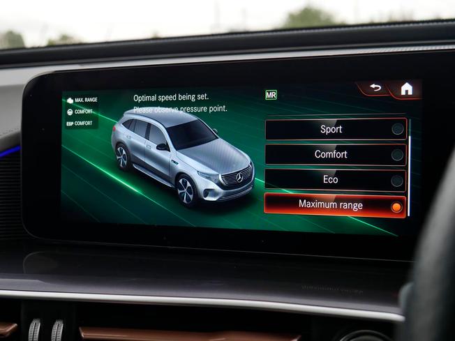 MERCEDES-BENZ EQC Photo 28