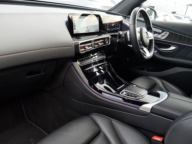 MERCEDES-BENZ EQC Photo 3