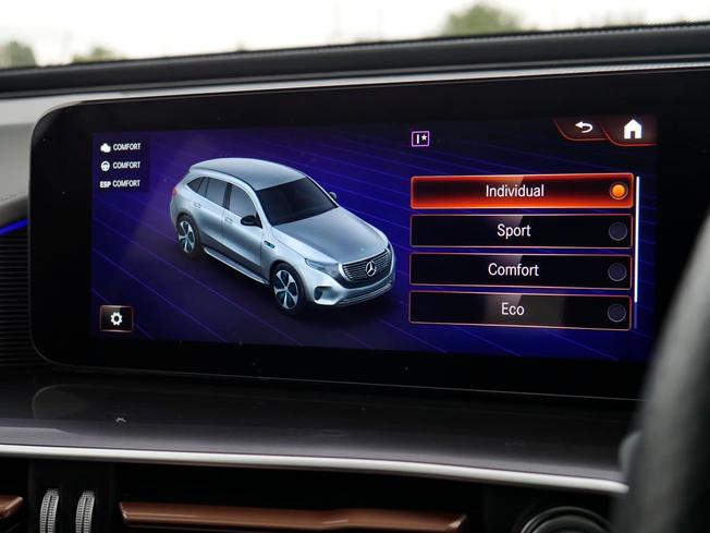 MERCEDES-BENZ EQC Photo 32