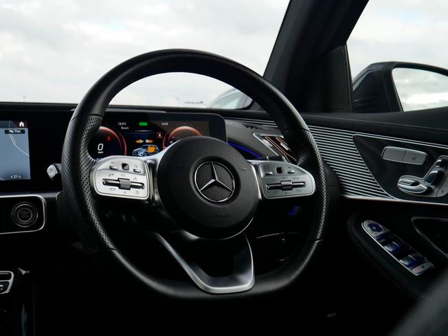 MERCEDES-BENZ EQC Photo 43