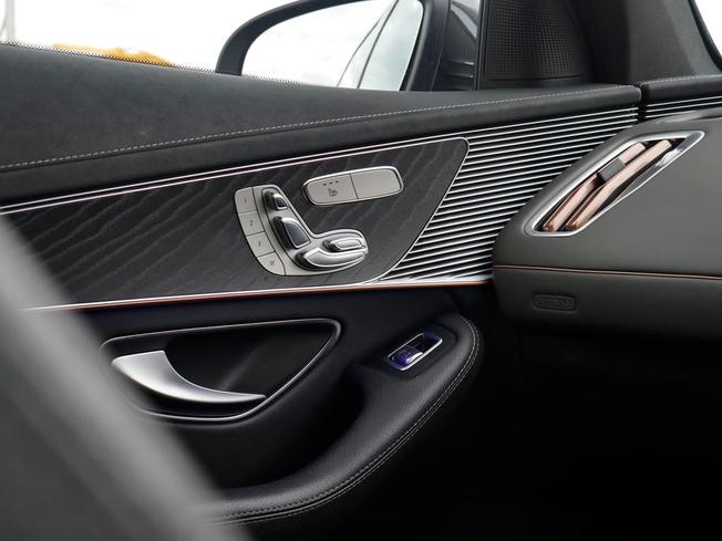 MERCEDES-BENZ EQC Photo 45