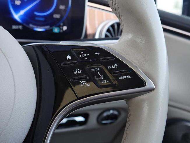 MERCEDES-BENZ Eqs Photo 13