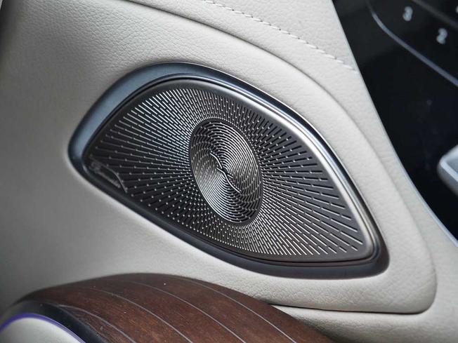 MERCEDES-BENZ Eqs Photo 15