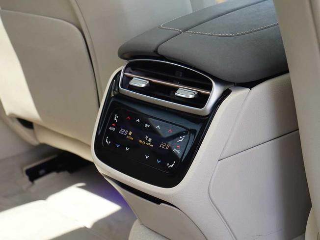 MERCEDES-BENZ Eqs Photo 37