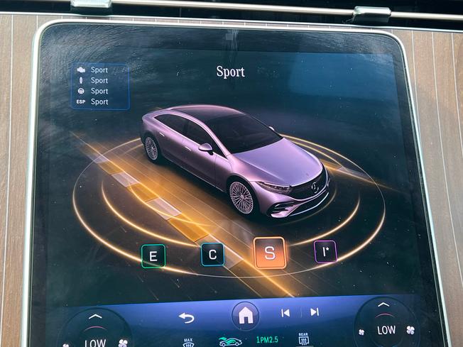 MERCEDES-BENZ Eqs Photo 37