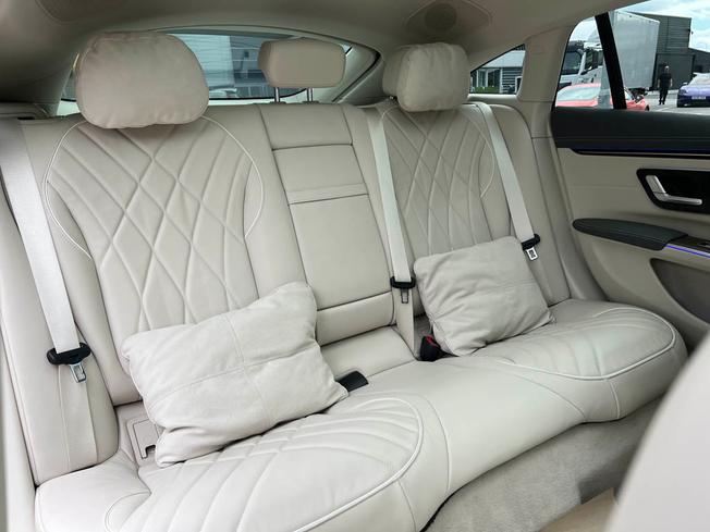MERCEDES-BENZ Eqs Photo 8