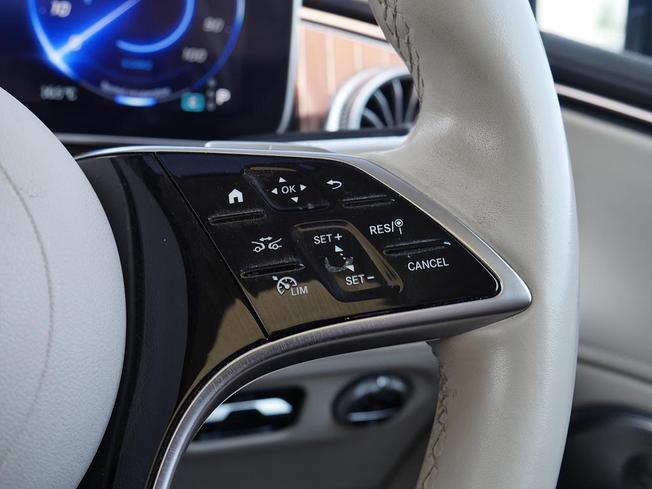 MERCEDES-BENZ Eqs Photo 13