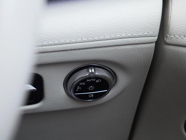 MERCEDES-BENZ Eqs Photo 14