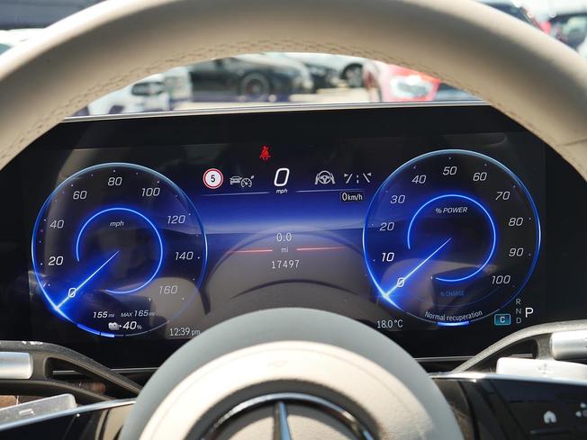 MERCEDES-BENZ Eqs Photo 4