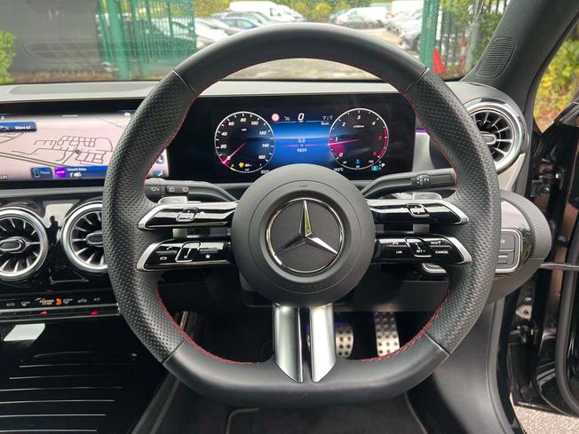 MERCEDES-BENZ A Class Photo 21