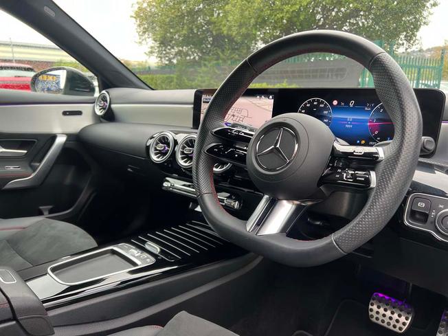 MERCEDES-BENZ A Class Photo 22