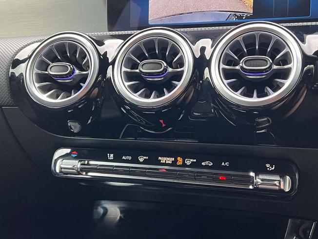 MERCEDES-BENZ A Class Photo 39
