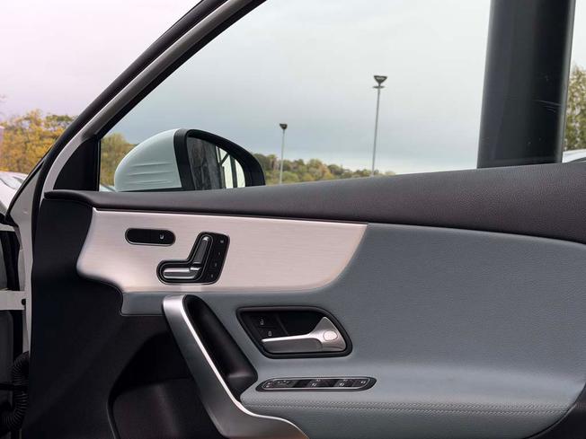 MERCEDES-BENZ A Class Photo 21