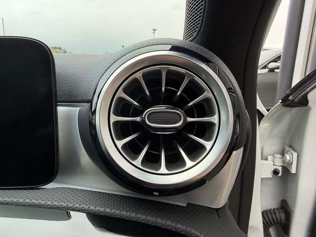 MERCEDES-BENZ A Class Photo 24