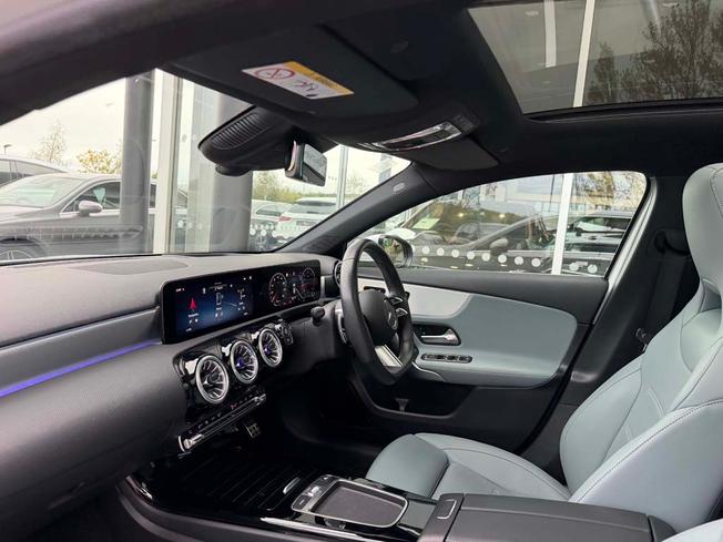MERCEDES-BENZ A Class Photo 3