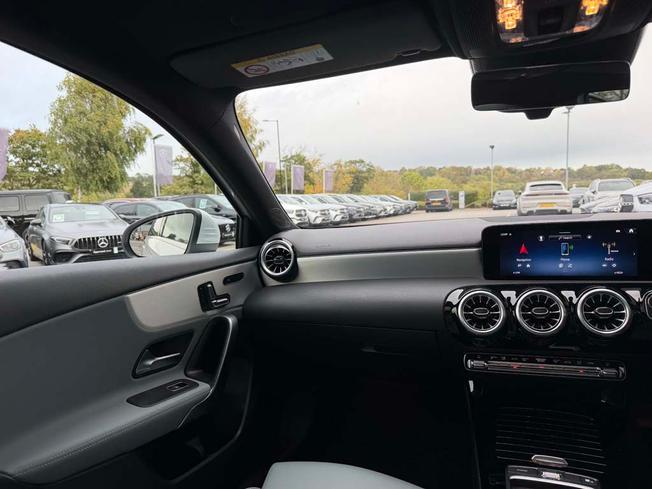 MERCEDES-BENZ A Class Photo 42