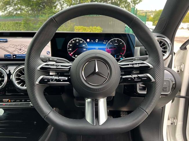 MERCEDES-BENZ A Class Photo 23