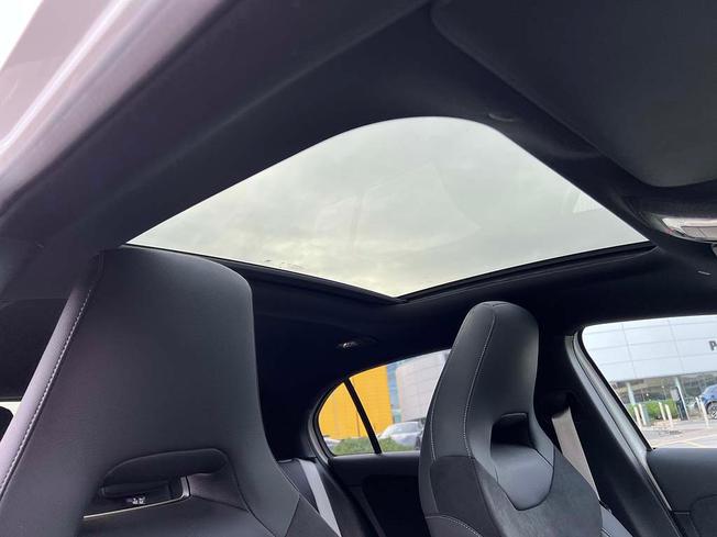 MERCEDES-BENZ A Class Photo 38